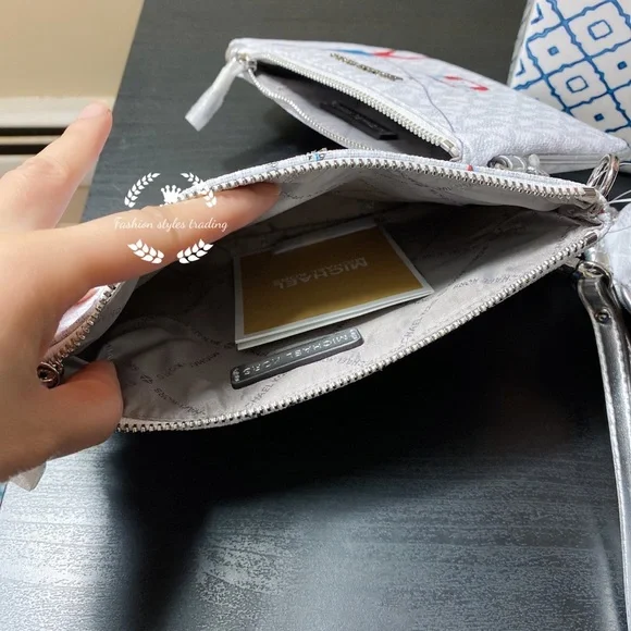 Michael Kors Jet Set Girls 3pc Wristlets set - Picture 9 of 13